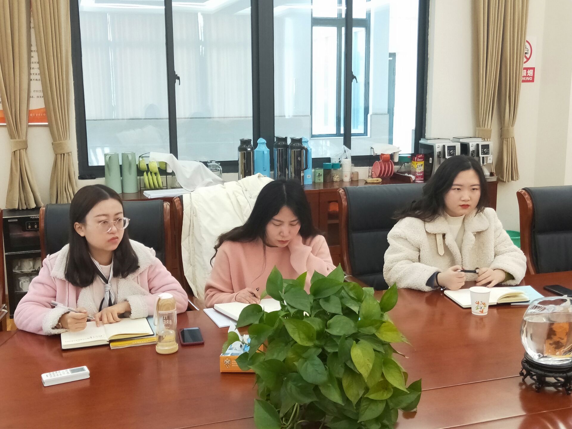 C:\Users\lenovo\Desktop\力学小学蔡群主任到我校进行英语指导\QQ图片20190313172938.jpg